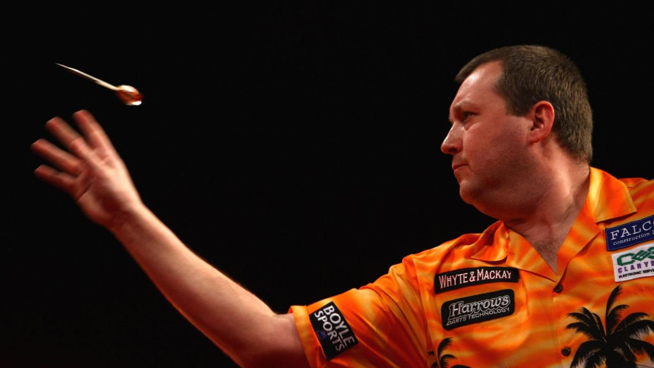 What happened to Wayne Mardle as commentator missing from